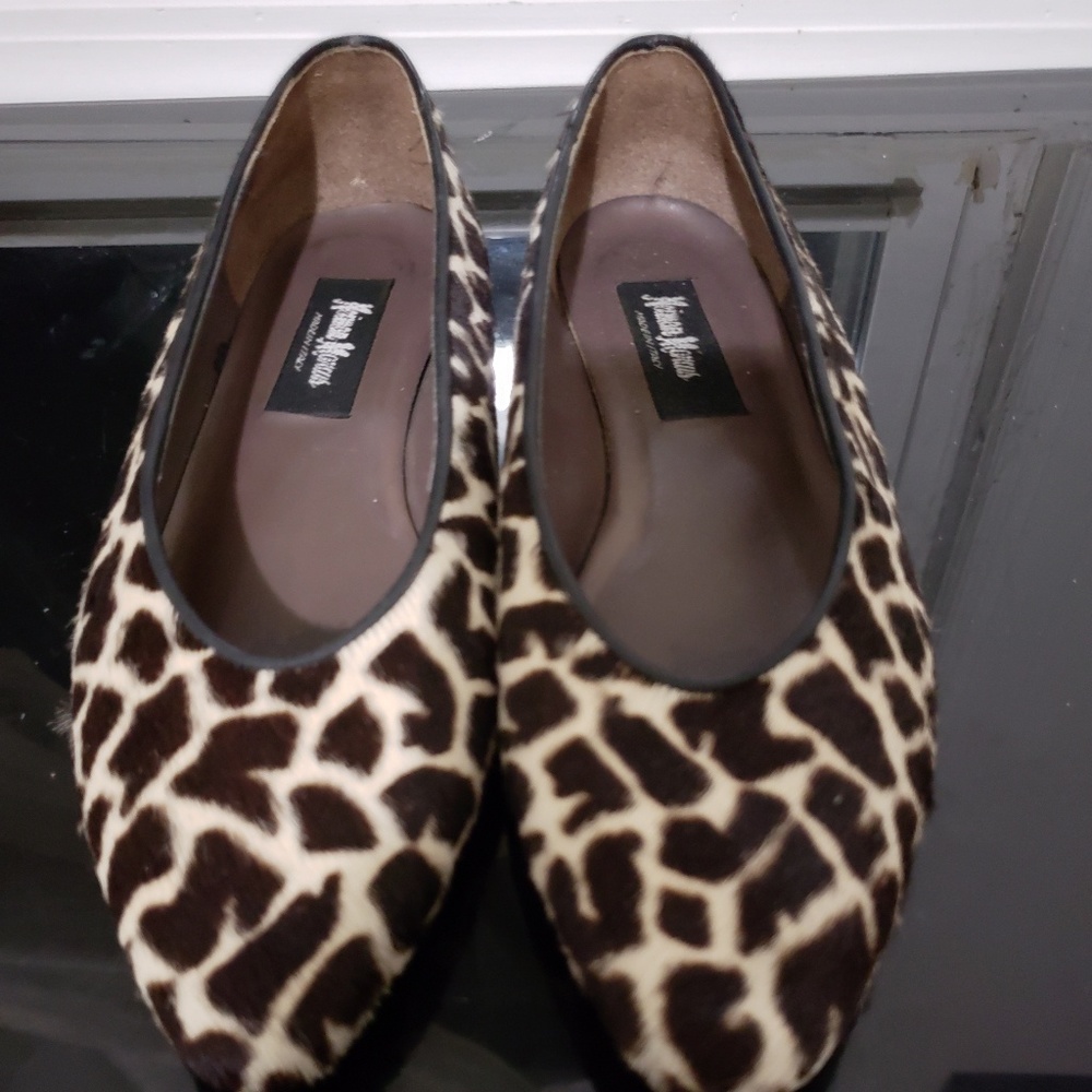 Neiman Marcus Vero Cuoio Flats